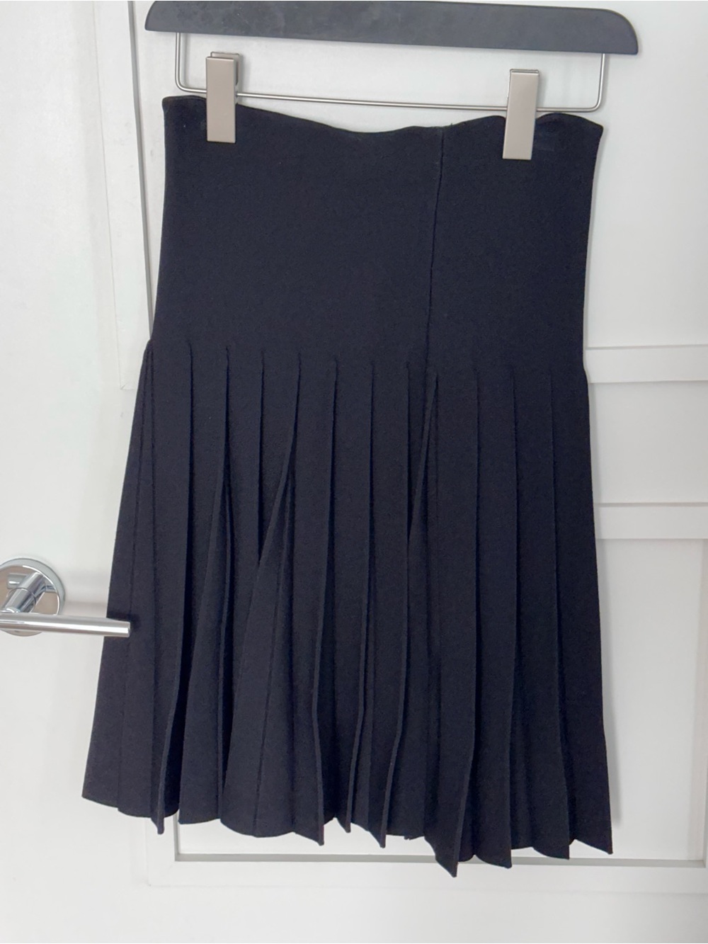 Apparelel Classic Black Pleated Skirt - Women